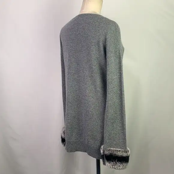 Graycashmeresweater with fur trim cuffs