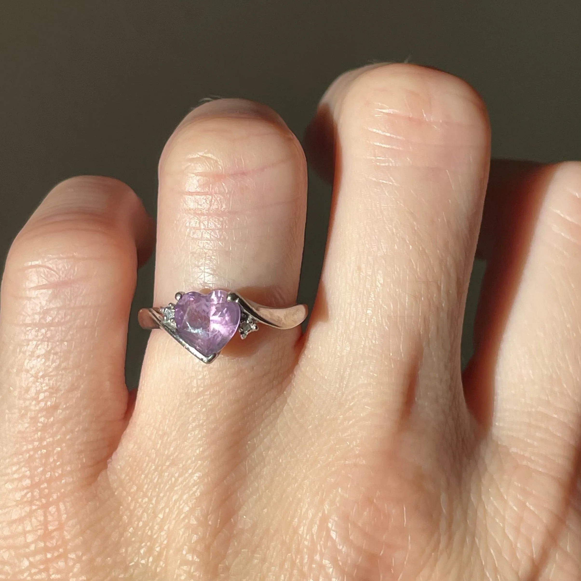 Vintage 10K White Gold Amethyst Heart Ring