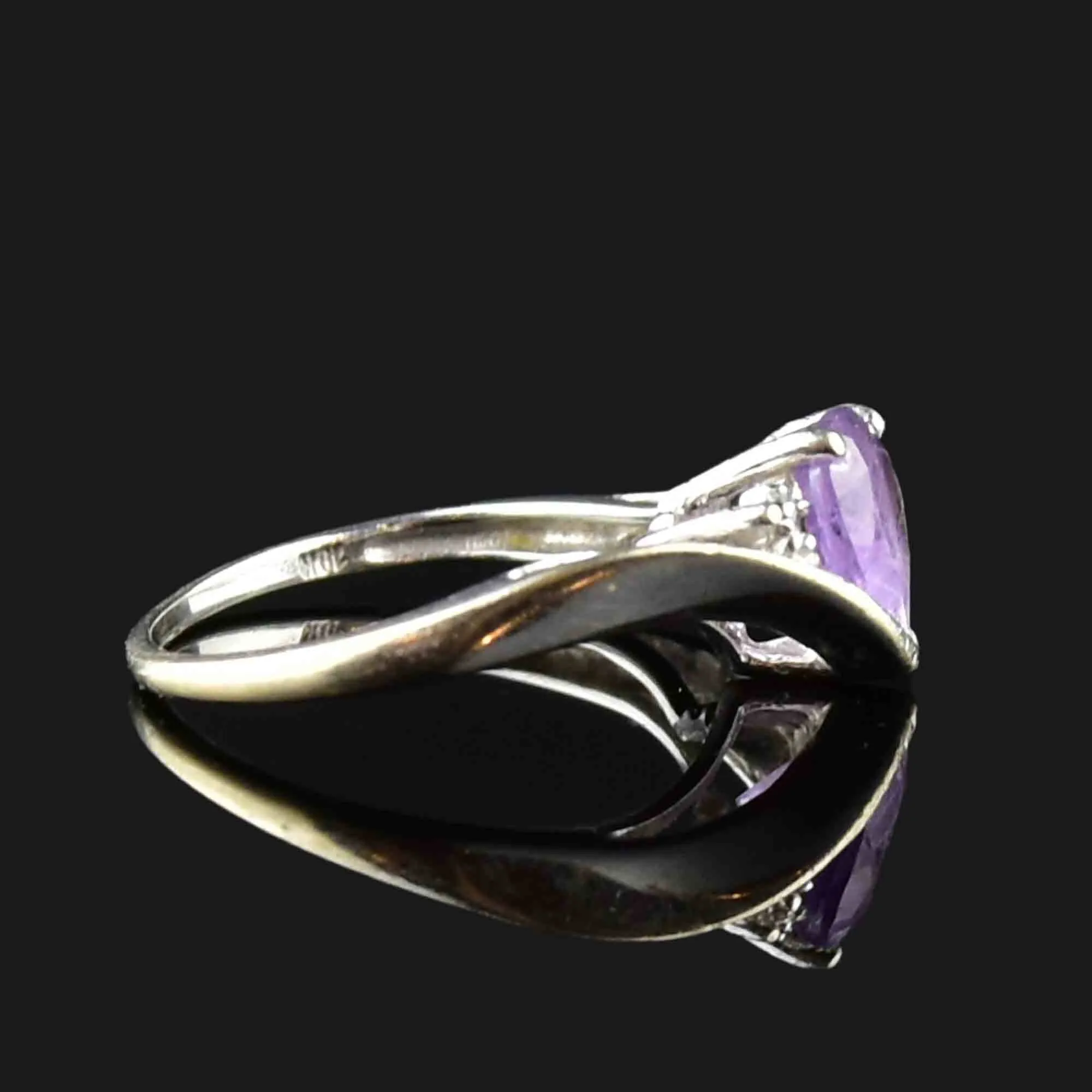 Vintage 10K White Gold Amethyst Heart Ring